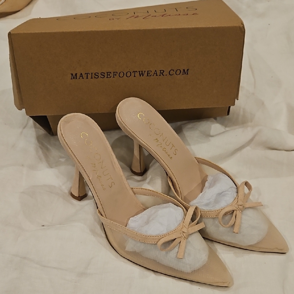 Coconuts by Matisse Cream Heels Elegant -11M Never Worn